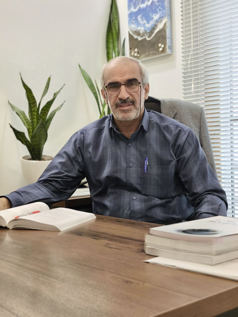 دکتر حسین زارع